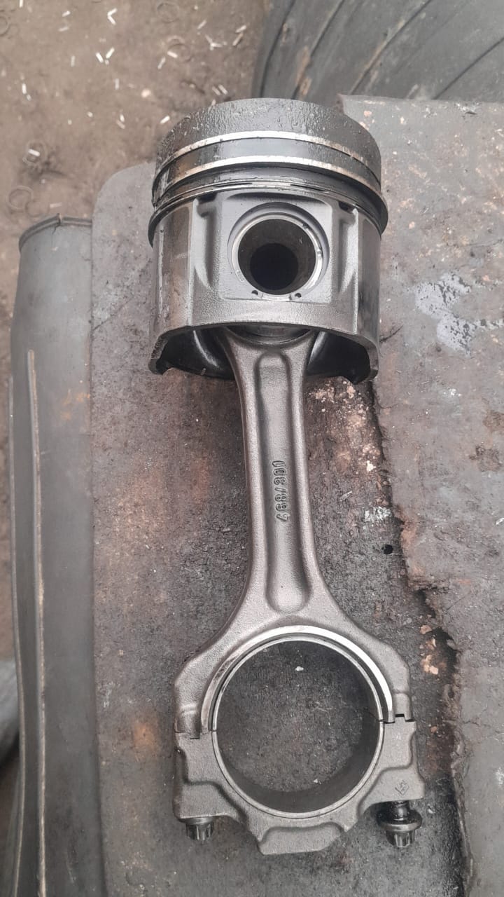 Поршень и шатун в сборе man 0836 LFL 02